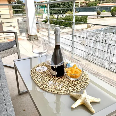 L'isola House Apartment