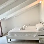 L'isola House