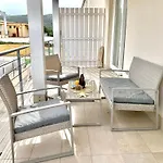 アパート L'isola House イーゾラ・ロッサ
